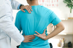 chiropractor treat lower back pain in patients in after car accident